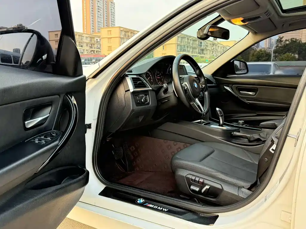 BMW 3 Series — миниатюра 2
