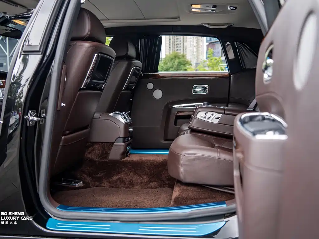 Rolls-Royce Ghost — миниатюра 20