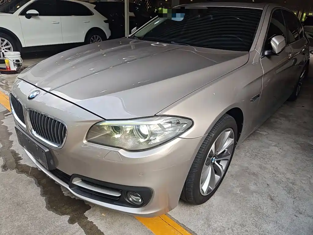 BMW 5 Series — миниатюра 2