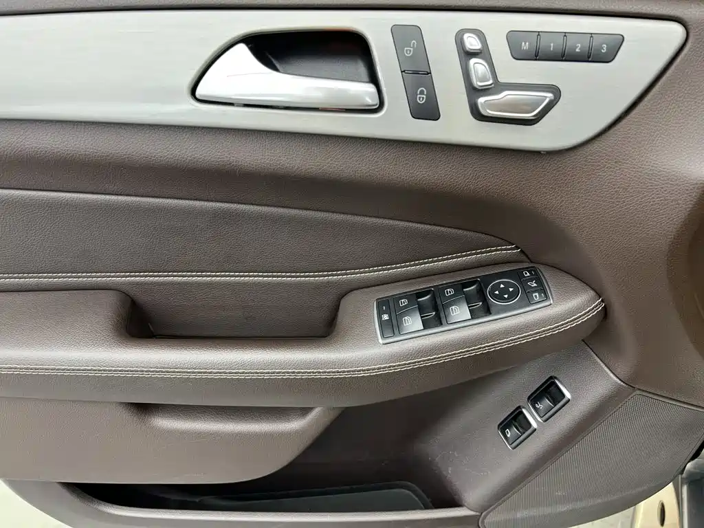 Mercedes-Benz GLS — миниатюра 16