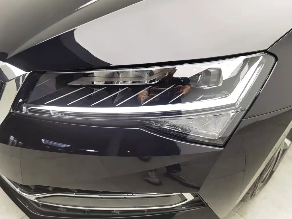 Skoda Superb — миниатюра 7