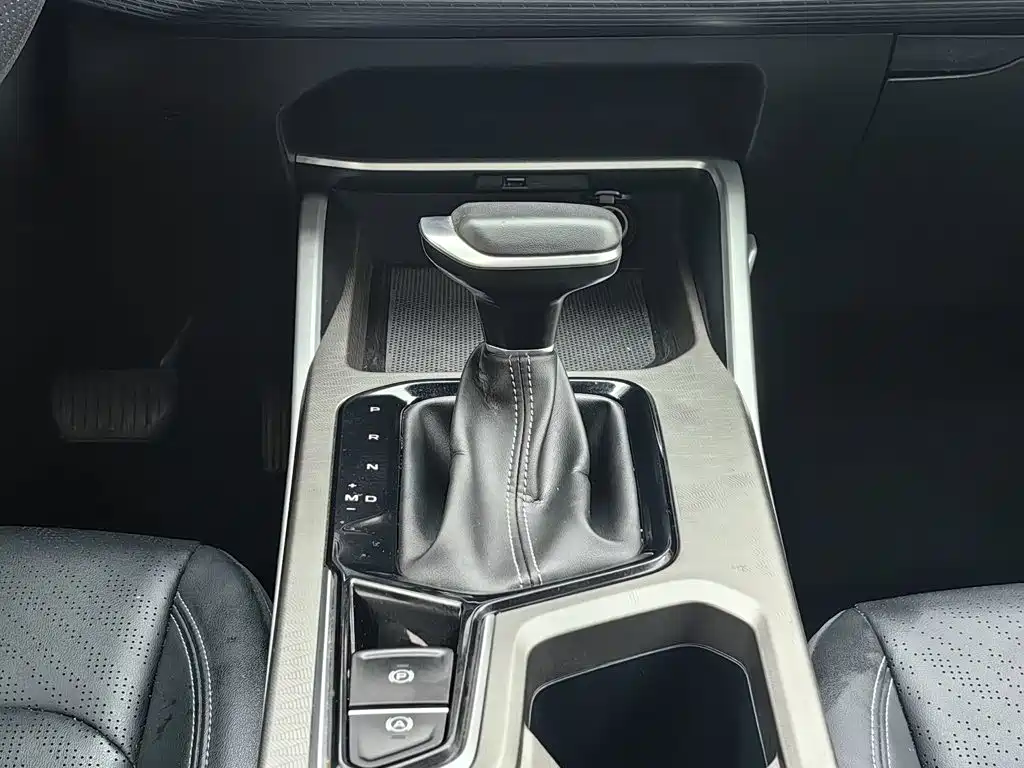 Geely Emgrand — миниатюра 13
