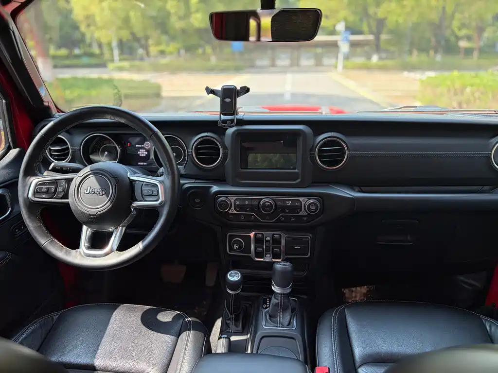 Jeep Wrangler — миниатюра 8