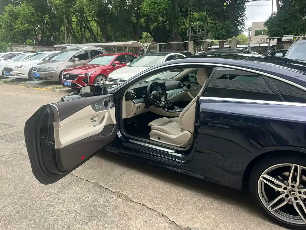 Mercedes-Benz E-Class (Import) — миниатюра 3