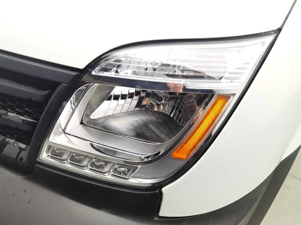 Maxus V80 — миниатюра 7