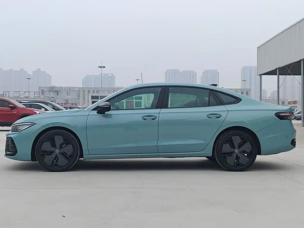 Volkswagen Passat 2025 Pro 380TSI