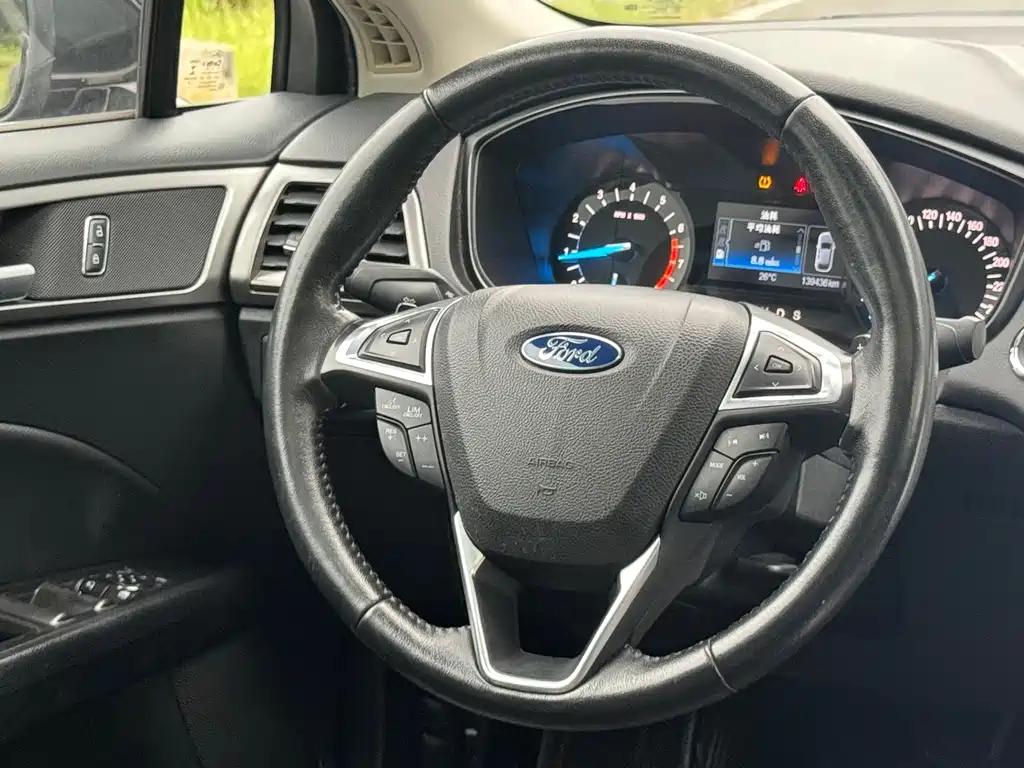 Ford Mondeo — миниатюра 10