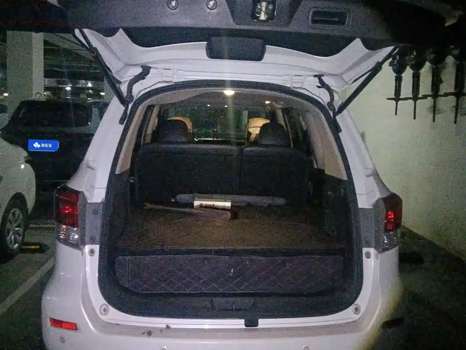 Nissan Terra — миниатюра 4