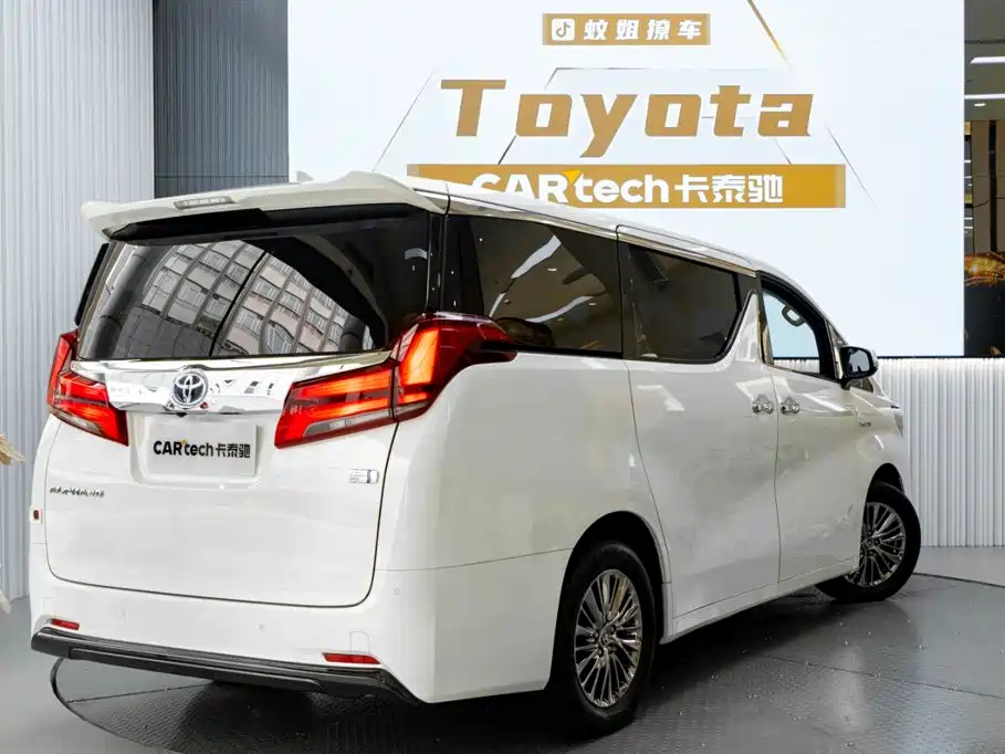 Toyota Alphard — миниатюра 7
