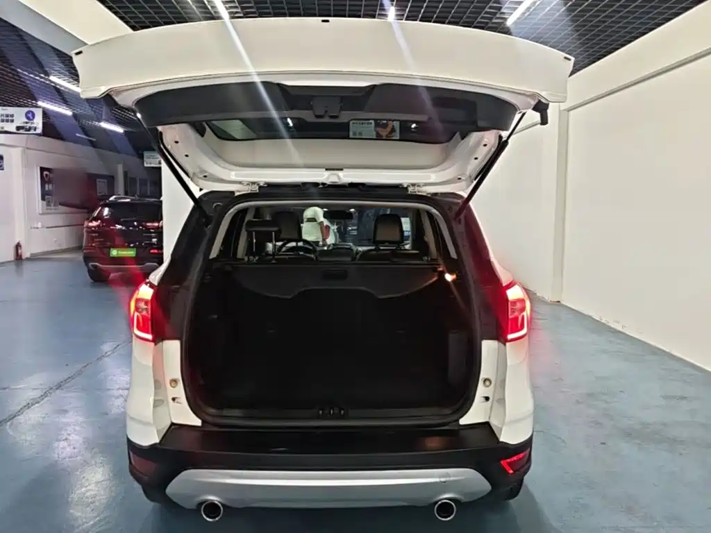 Ford Kuga — миниатюра 19