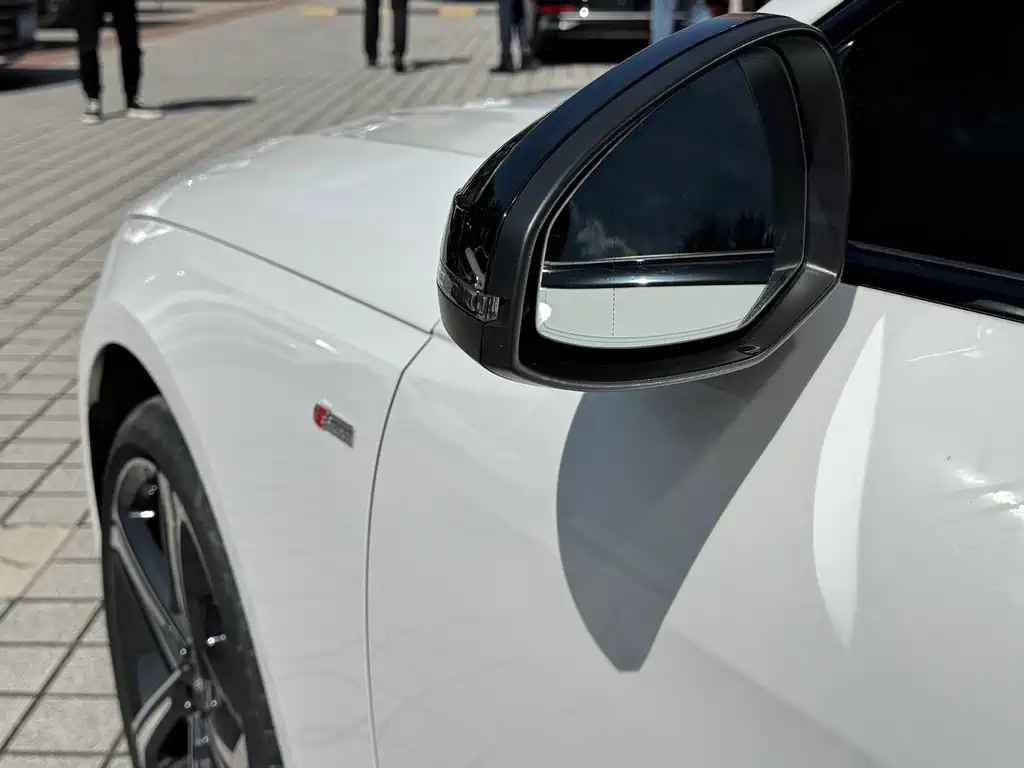Audi A4L — миниатюра 6