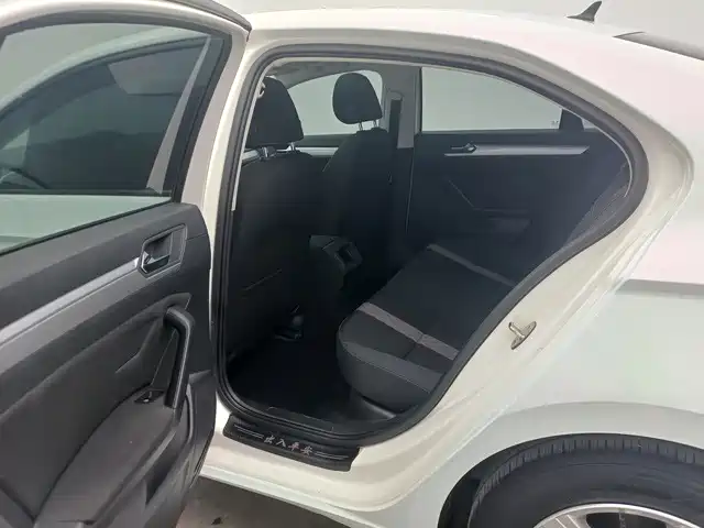 Volkswagen Lamando — миниатюра 10