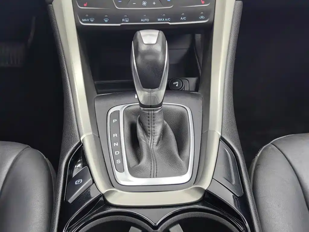 Ford Mondeo — миниатюра 13