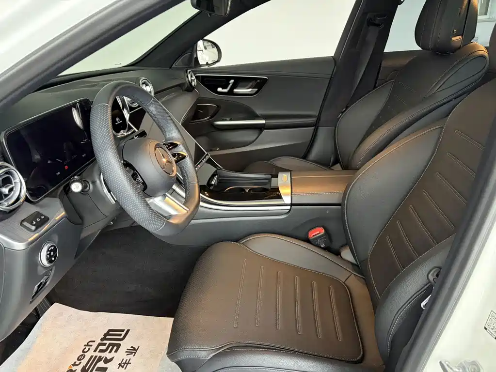 Mercedes-Benz C-Class — миниатюра 7