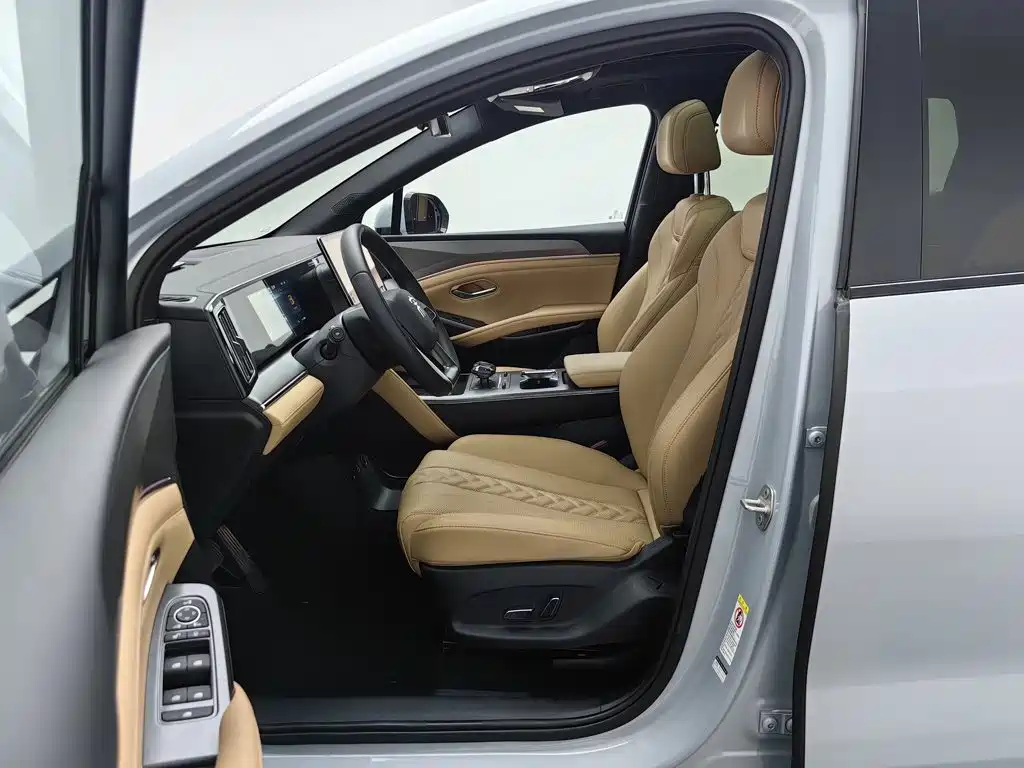 BYD L DM-i — миниатюра 10