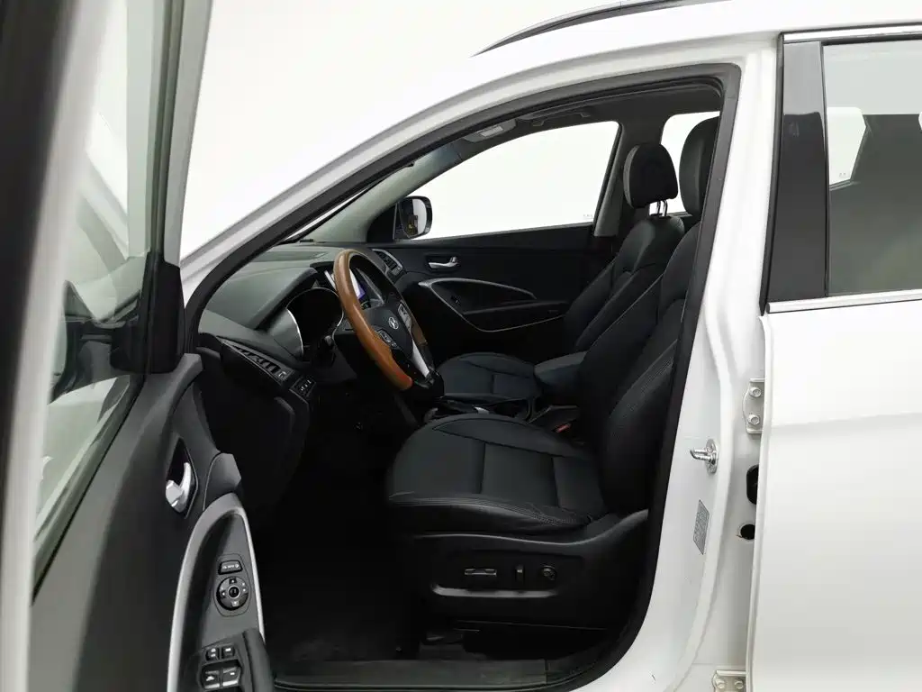 Hyundai Santa Fe — миниатюра 10