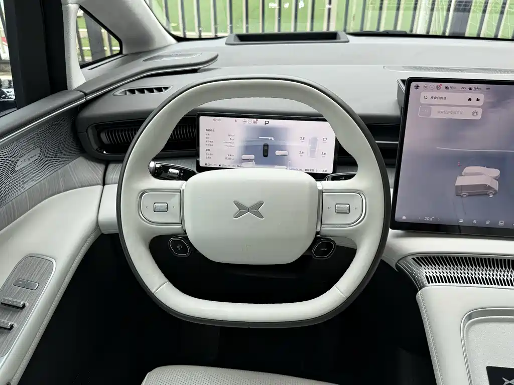 XPeng X9 — миниатюра 8