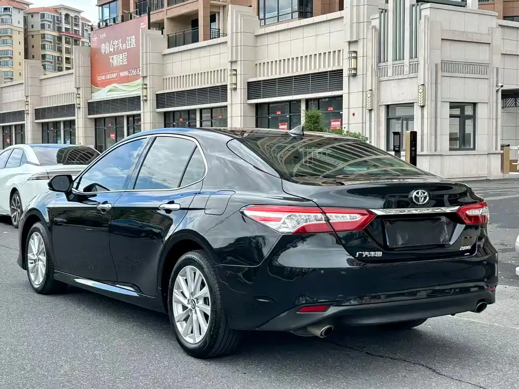 TOYOTA CAMRY