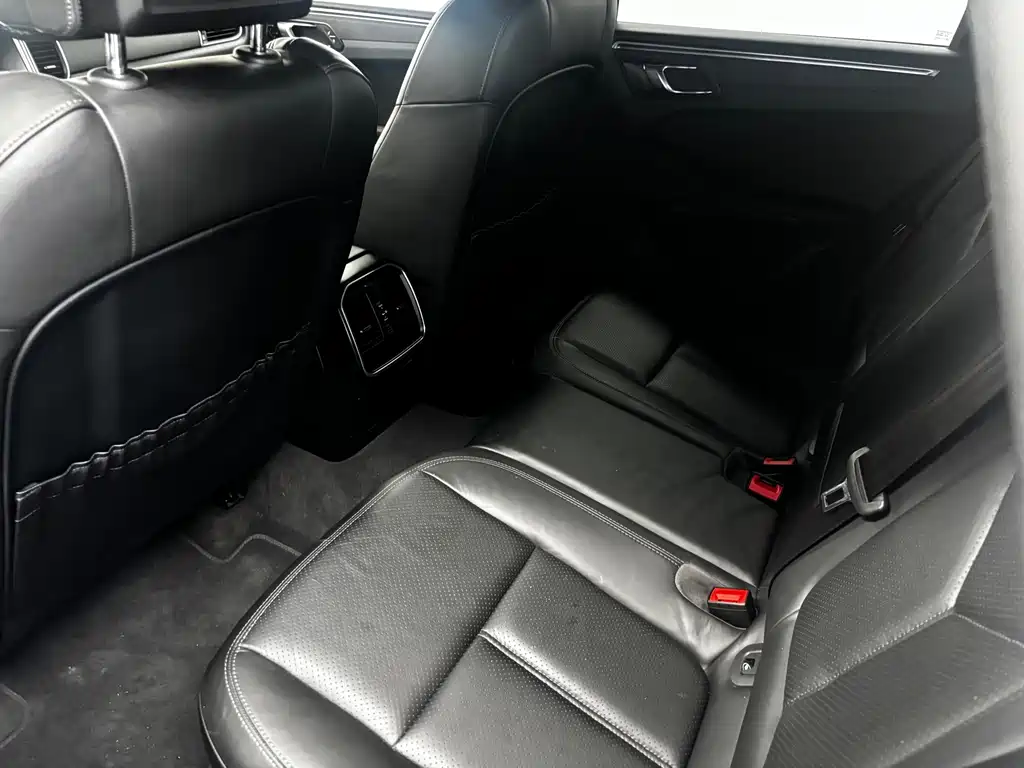 Porsche Macan — миниатюра 6