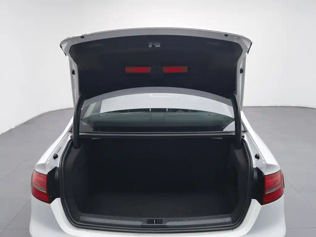 Audi A4L — миниатюра 16