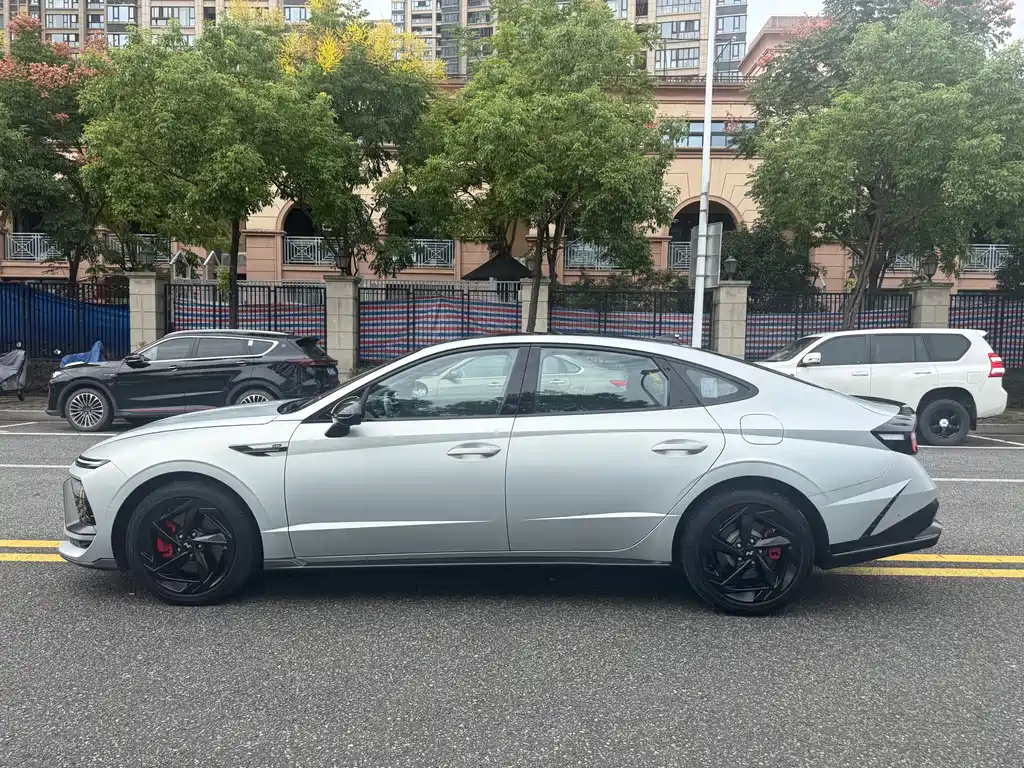 Hyundai Sonata — миниатюра 8