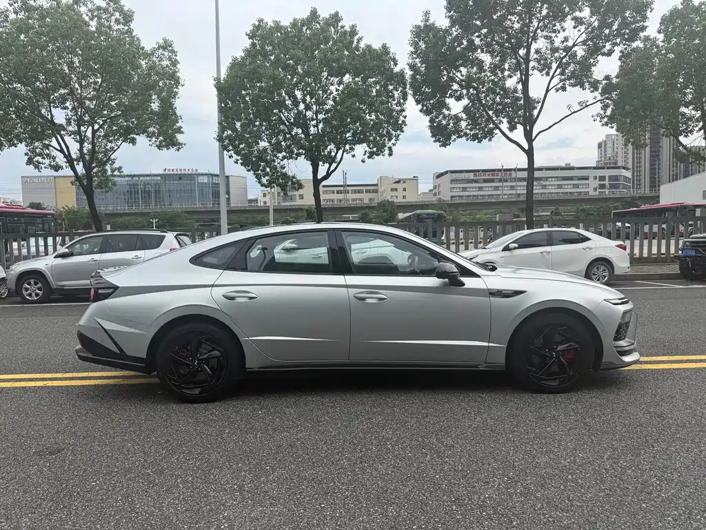 Hyundai Sonata — миниатюра 4
