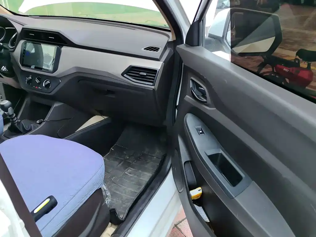 Wuling Hongguang — миниатюра 19