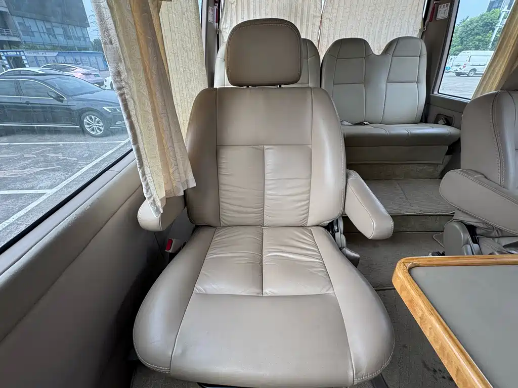 Toyota Coaster — миниатюра 11