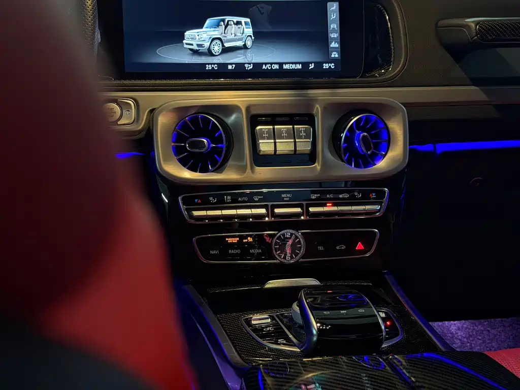 Mercedes-Benz G-Class — миниатюра 11
