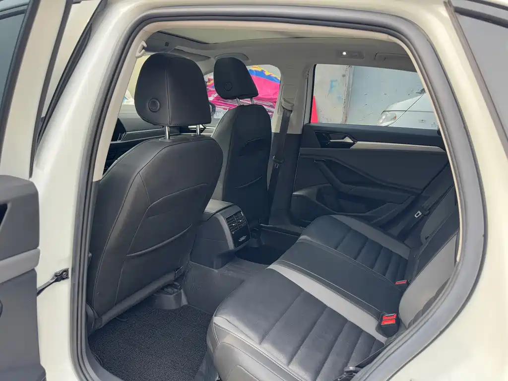 Volkswagen Sagitar — миниатюра 5