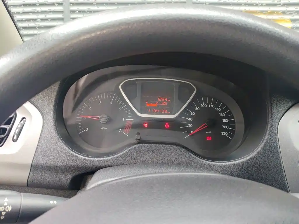 Citroen Elysee — миниатюра 12