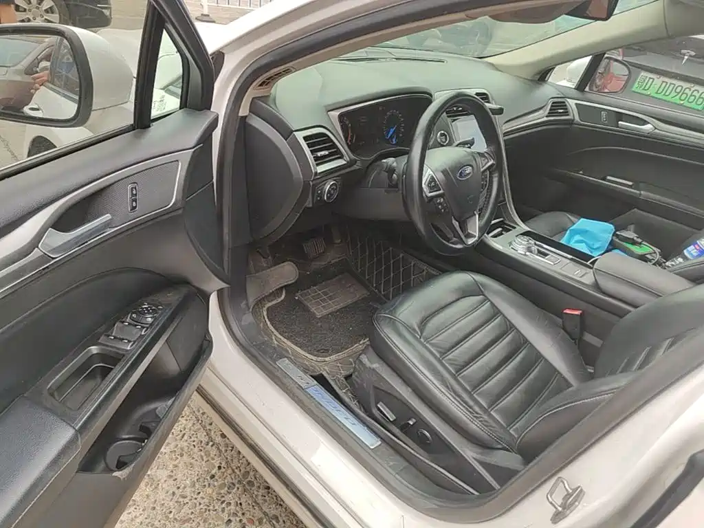 Ford Mondeo — миниатюра 16
