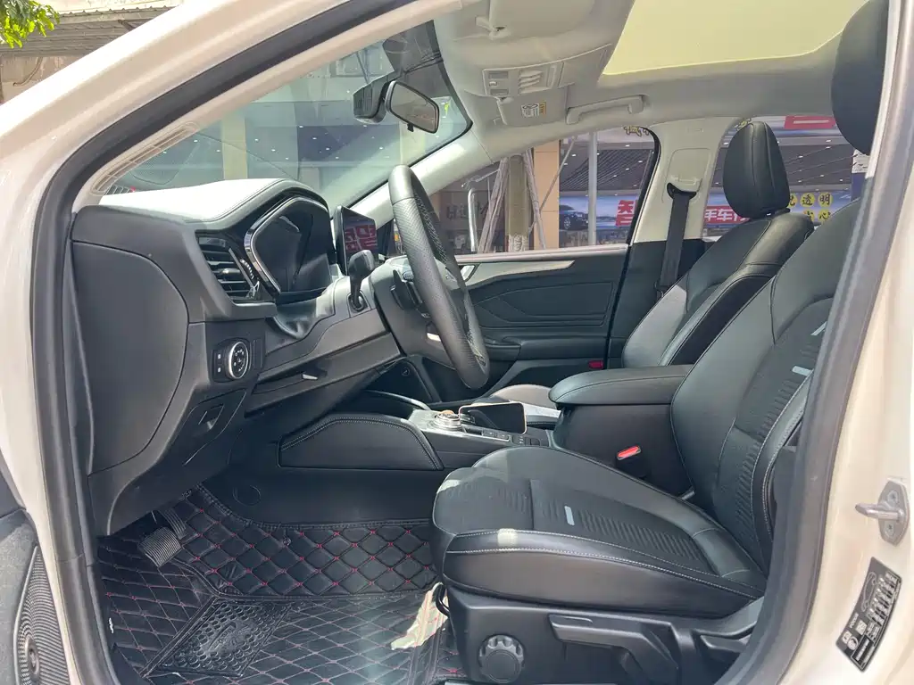 FORD FOX ACTIVE