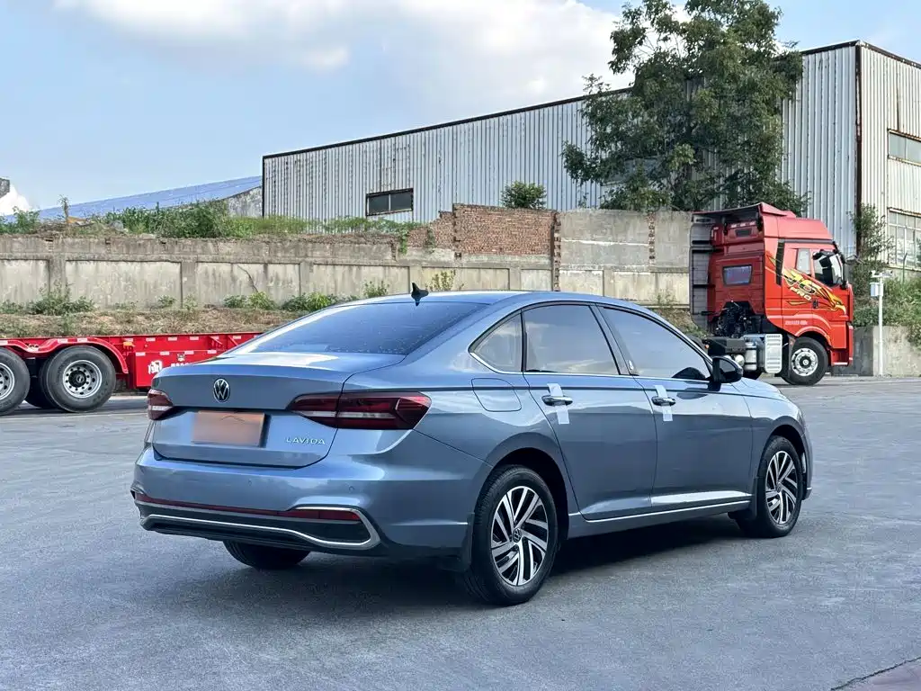 Volkswagen Lavida — миниатюра 7