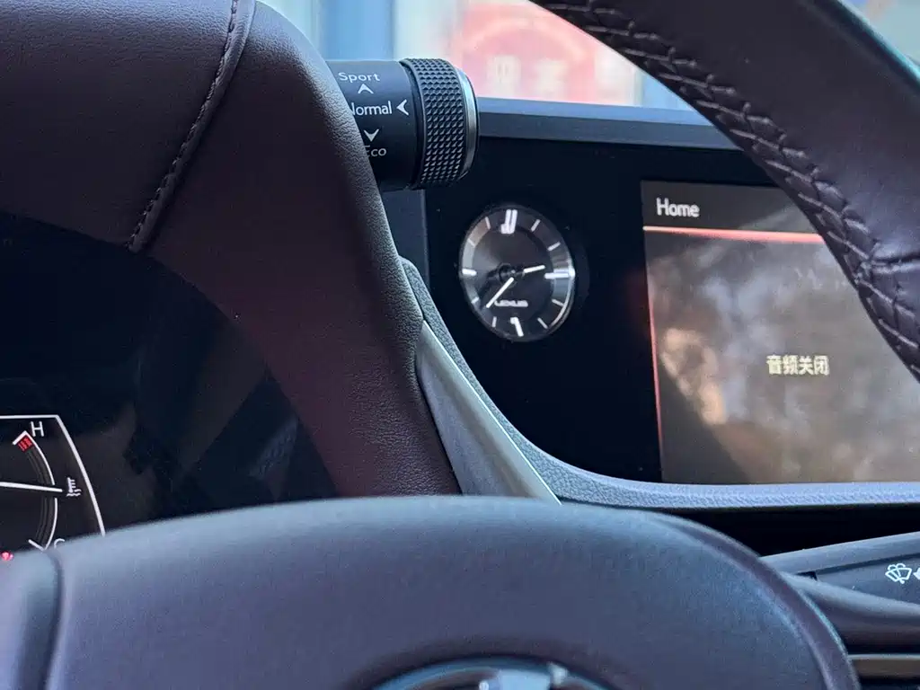 Lexus ES — миниатюра 16