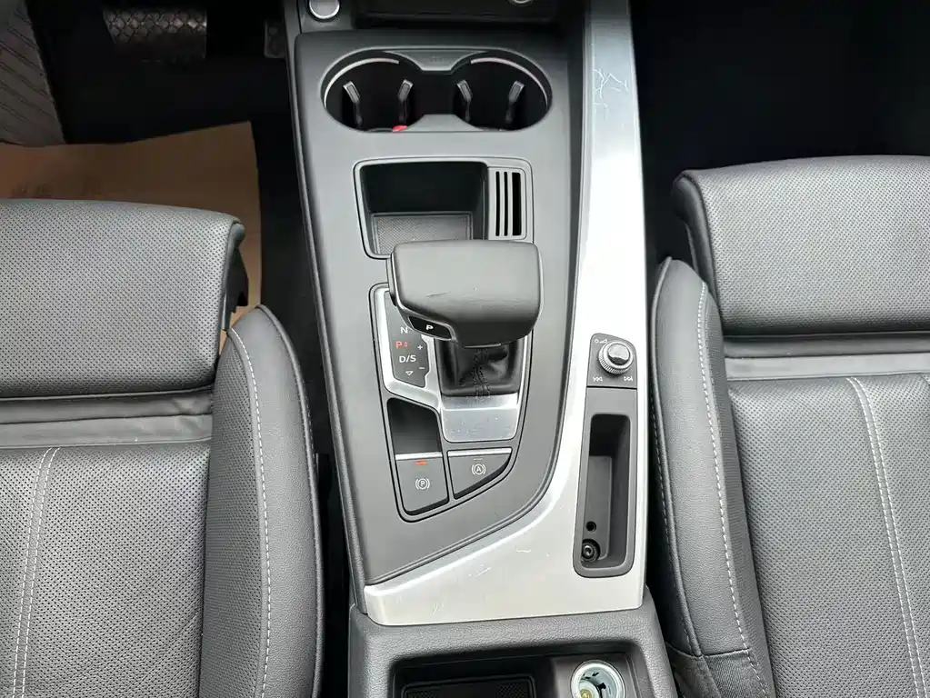 Audi A4L — миниатюра 14