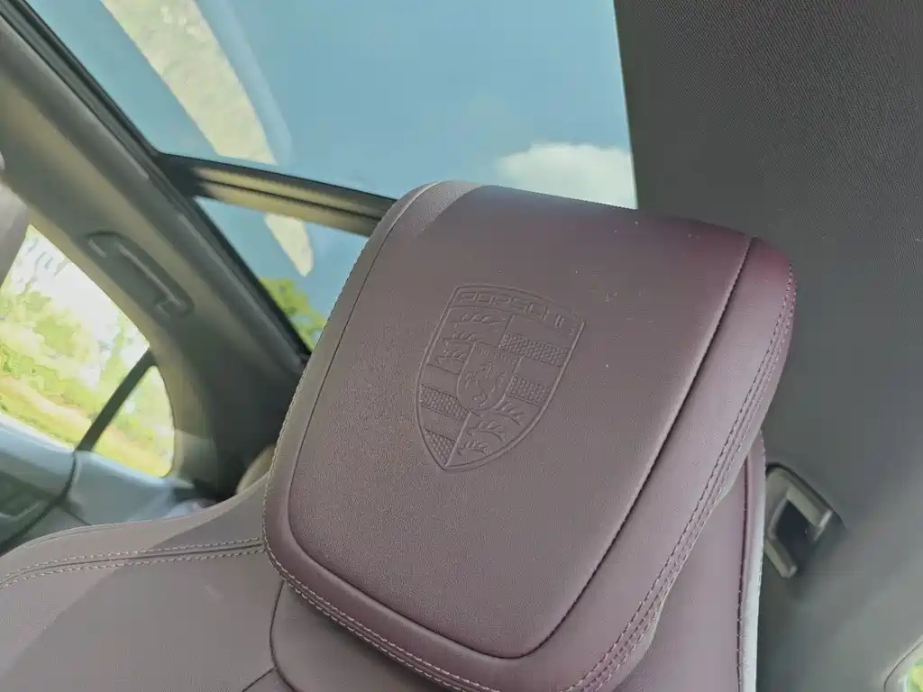 Porsche Macan EV — миниатюра 15