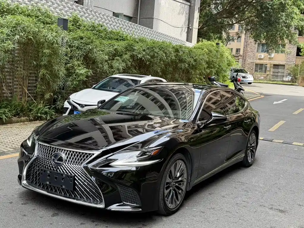 Lexus LS