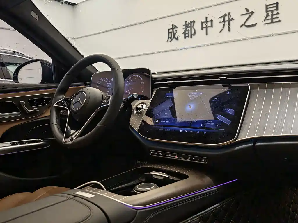 Mercedes-Benz E-Class — миниатюра 8