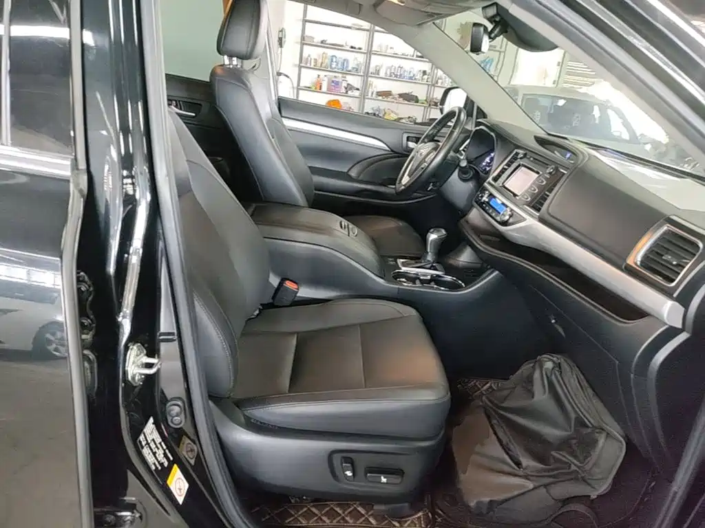 Toyota Highlander — миниатюра 25