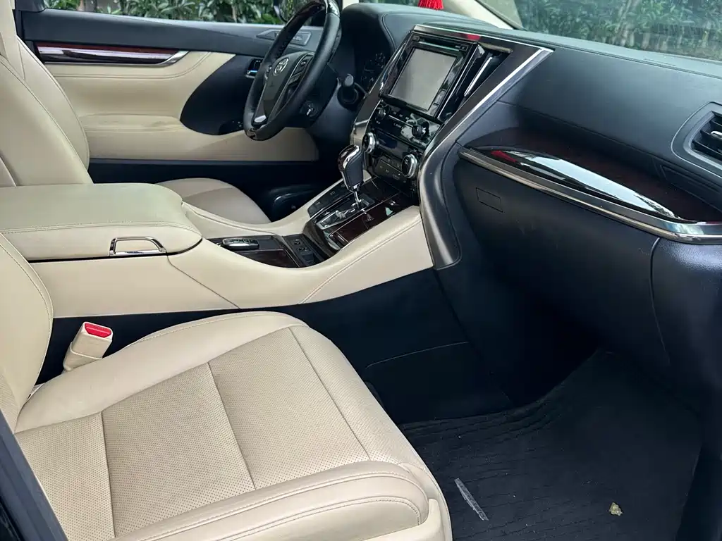 Toyota Alphard — фотографии объявления, Фото 11