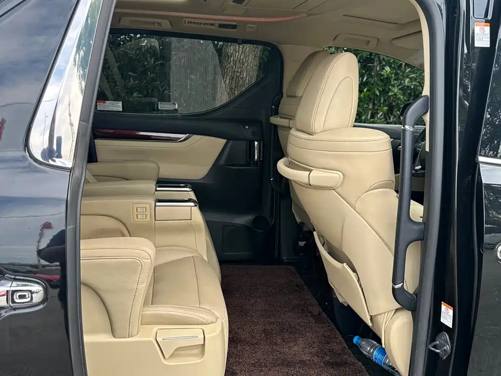 Toyota Alphard — фотографии объявления, Фото 13