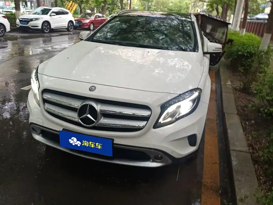 Mercedes-Benz GLA 2016