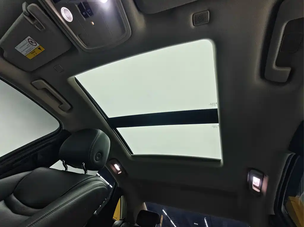 Cadillac XTS — миниатюра 12