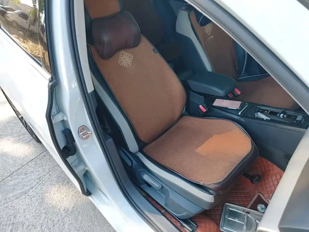 Volkswagen Golf — миниатюра 25