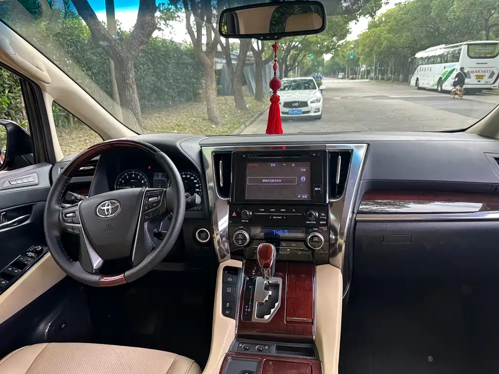 Toyota Alphard — фотографии объявления, Фото 14