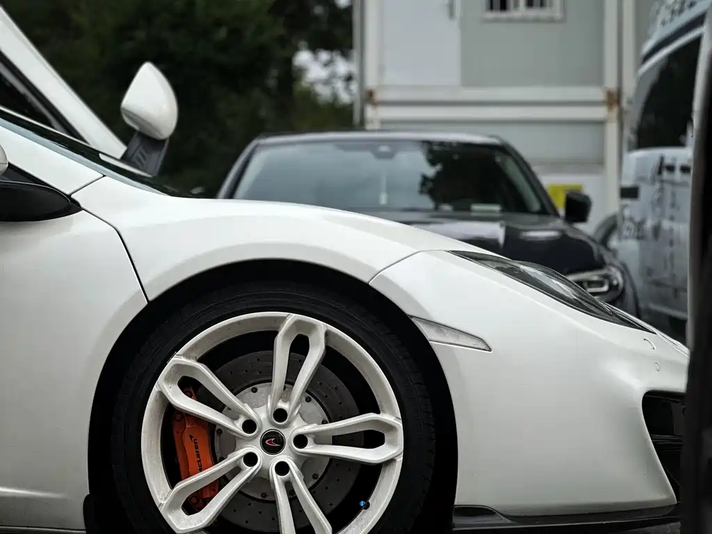 McLaren 12C 2013 3.8T COUPE