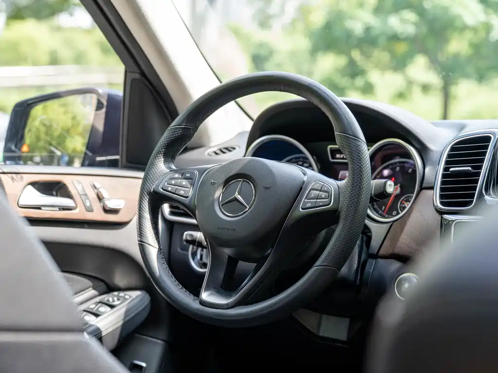 Mercedes-Benz GLE (Import) — миниатюра 9
