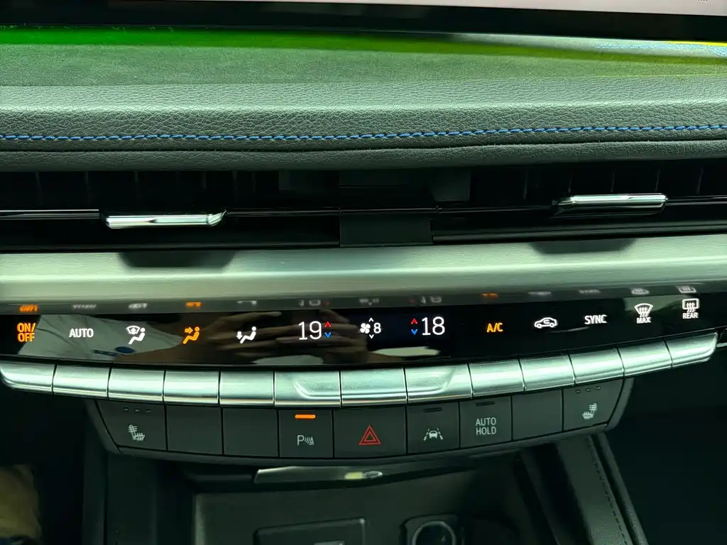 Cadillac XT4 — миниатюра 14
