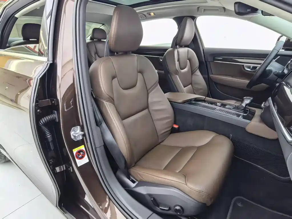 Volvo S90 — миниатюра 7